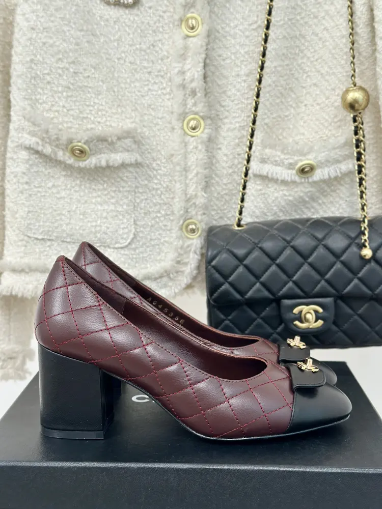 Chanel diamond double C thick heel single shoes