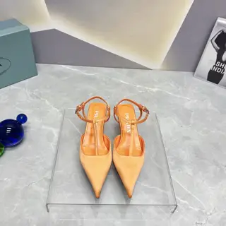 Prada’s latest spring and summer catwalk hot-selling sandal series