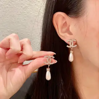 Chanel second-hand earrings
