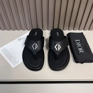 Dior Aqua sandals are elegant yet casual. The cross-strap design is reinterpreted in Dior