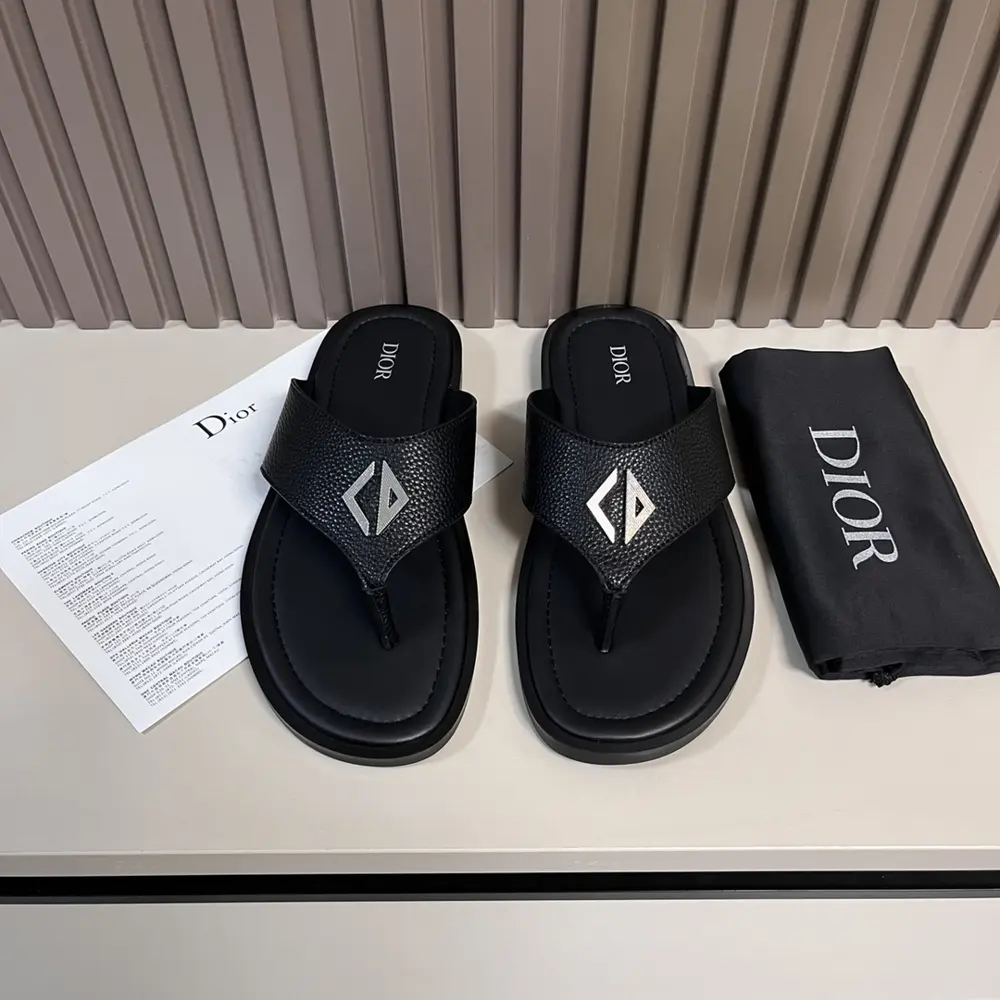 Dior Aqua sandals are elegant yet casual. The cross-strap design is reinterpreted in Dior