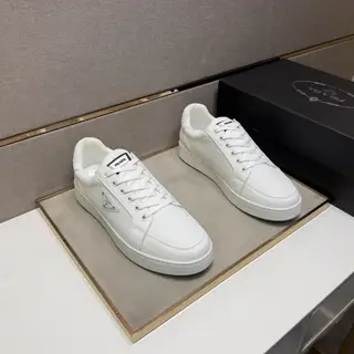 Prada men’s casual shoes are on sale at the same time as the 2025z cabinet. The upper