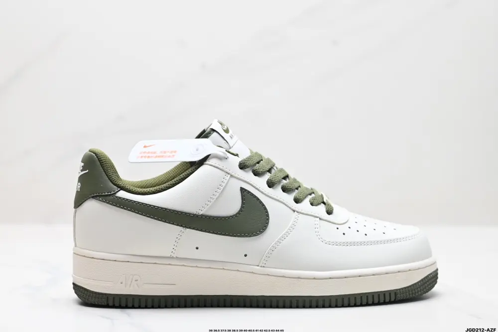 NIKE AIR FORCE 1’07 Sneakers CV1724-107