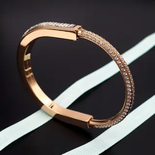 The design inspiration of Tiffany Lock series comes from the power of connection and