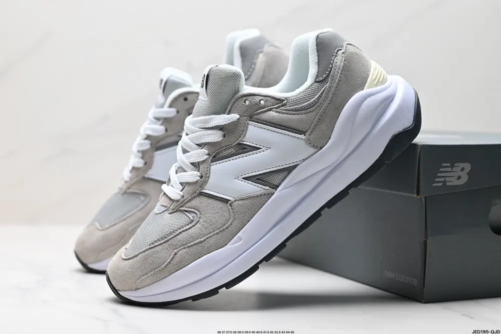 New Balance New Balance NB5740 series uses a variety of carefully selected high-quality M5740APB
