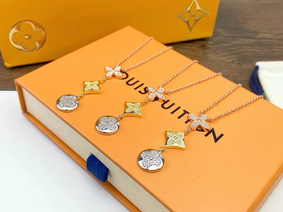 Louis Vuitton Idylle Blossom necklace