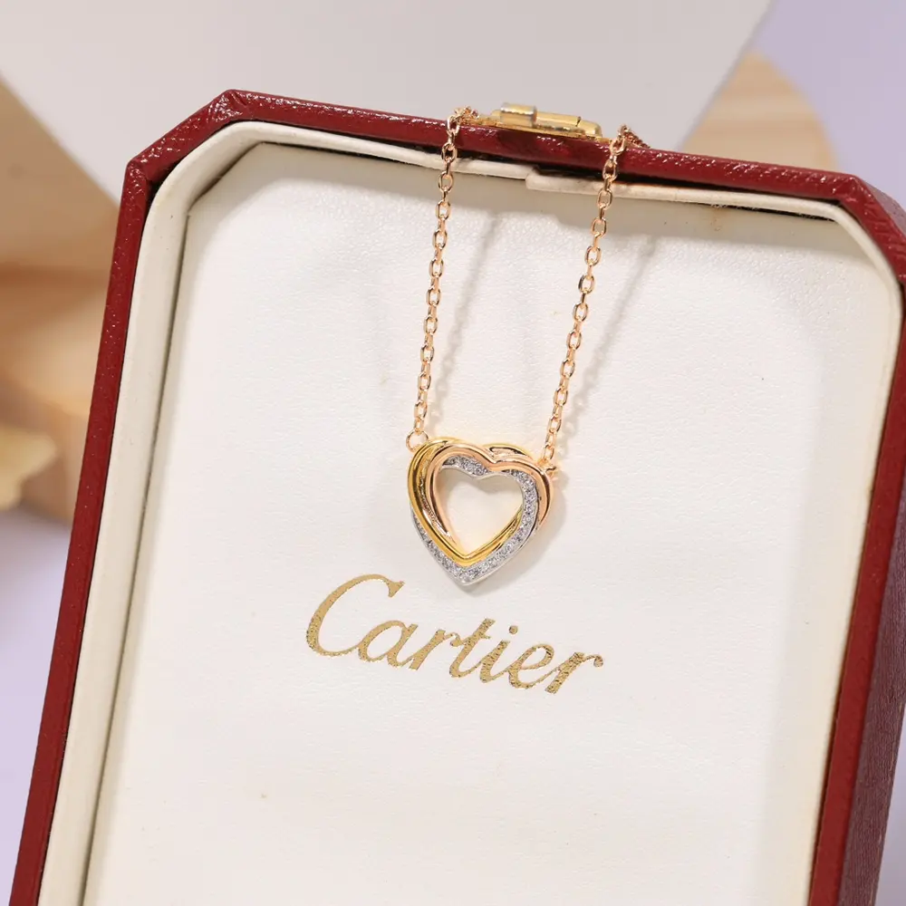 Cartier white diamond tricolor heart necklace shipped V gold material Seiko version with