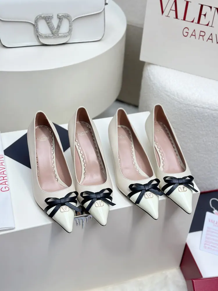 Valentino Small V-buckle bowknot patchwork design high heels