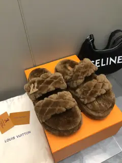 Louis Vuitton new wool slippers