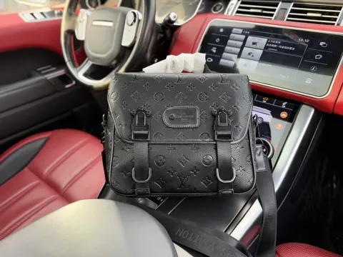 Louis Vuitton Crossbody M46972