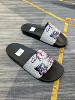 Gucci couple flip flops