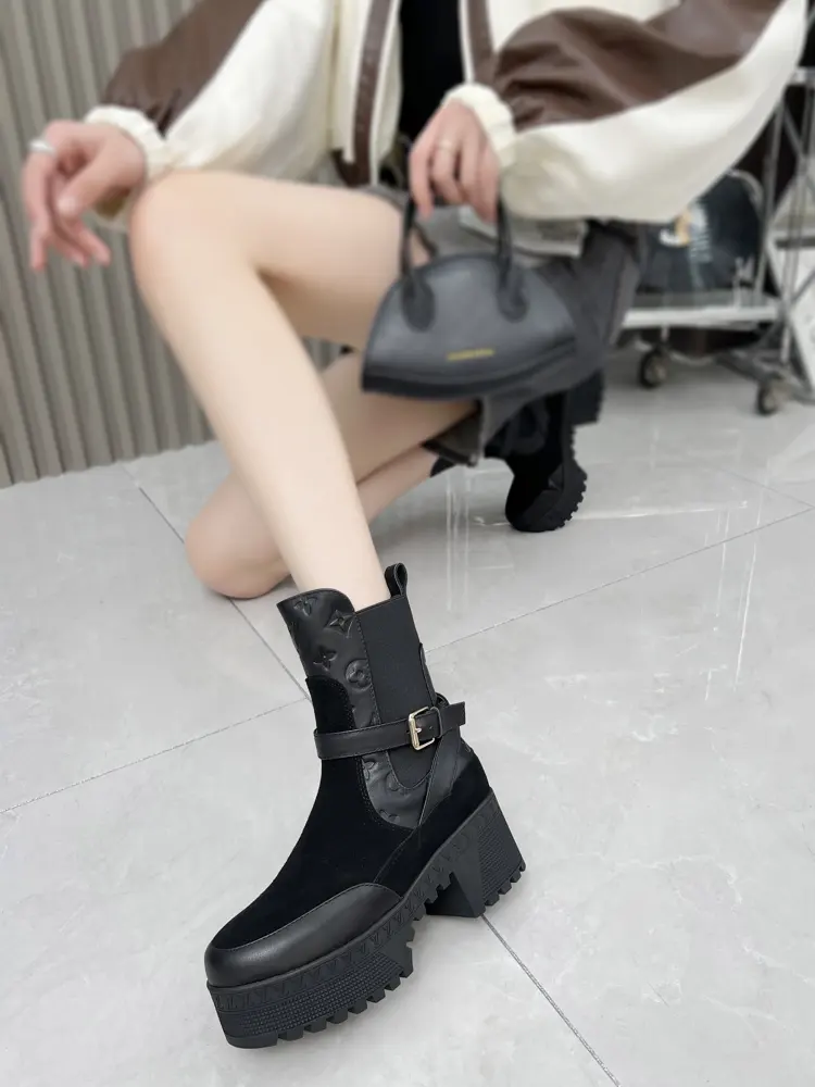 Louis Vuitton new catwalk high-end custom Martin boots