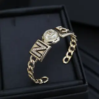 Chanel classic N5 letter bracelet