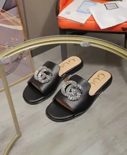 Gucci slippers