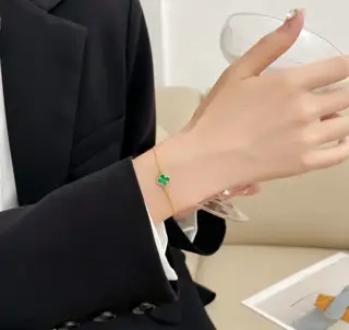 Van Cleef & Arpels Mini Natural Malachite Four-Leaf Clover Bracelet