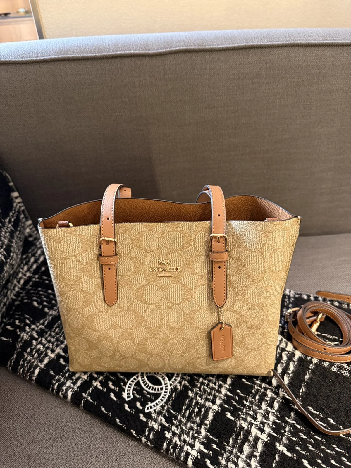 COACH Tote