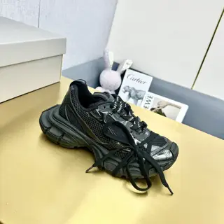 Spring/Summer BALENCIAGA Parisian dad shoes Latest models