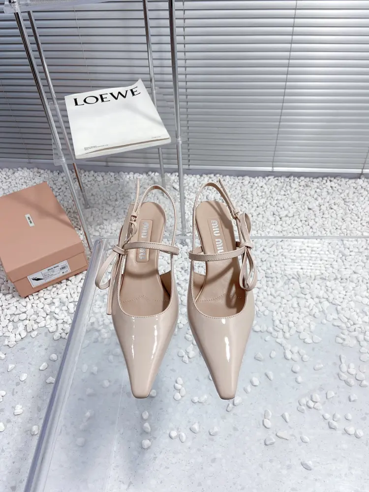 Miu Miu iumi Miu 24/Spring and Summer catwalk style kitten heel pointed toe sandals