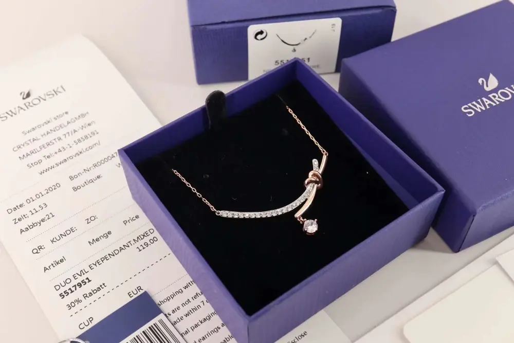 Swarovski Rose White Color Twist of Love Clavicle Necklace