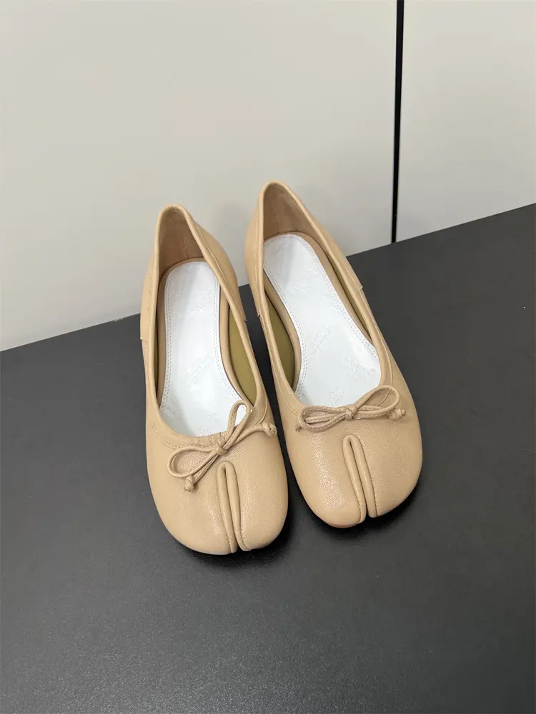 Maison Margiela mm6 retro bow split toe mid-heeled shoes