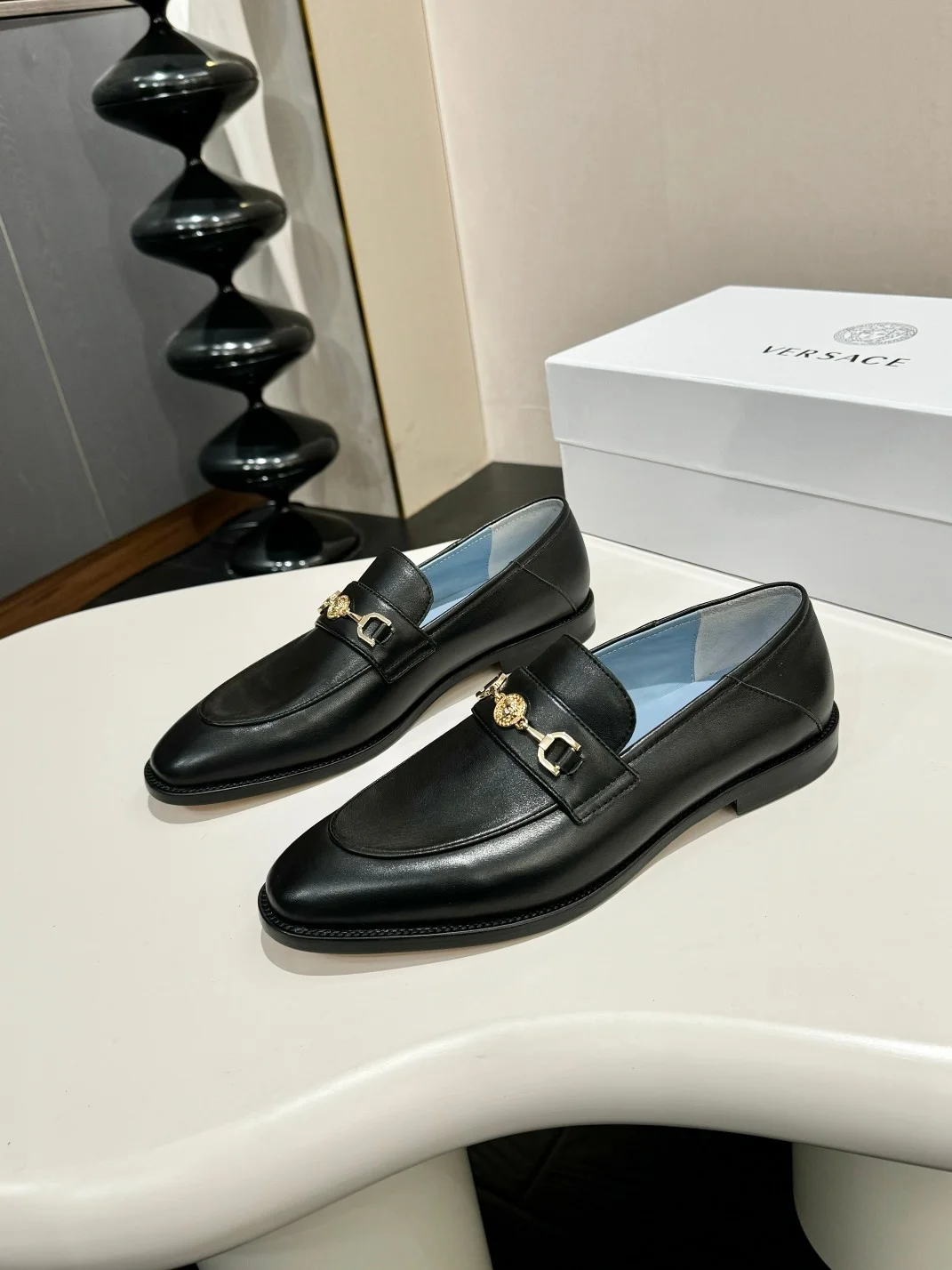 Versace classic men’s business shoes with leather soles