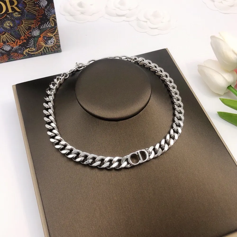 Dior CD necklace silver A very popular necklace Highly recommended Excellent metal texture