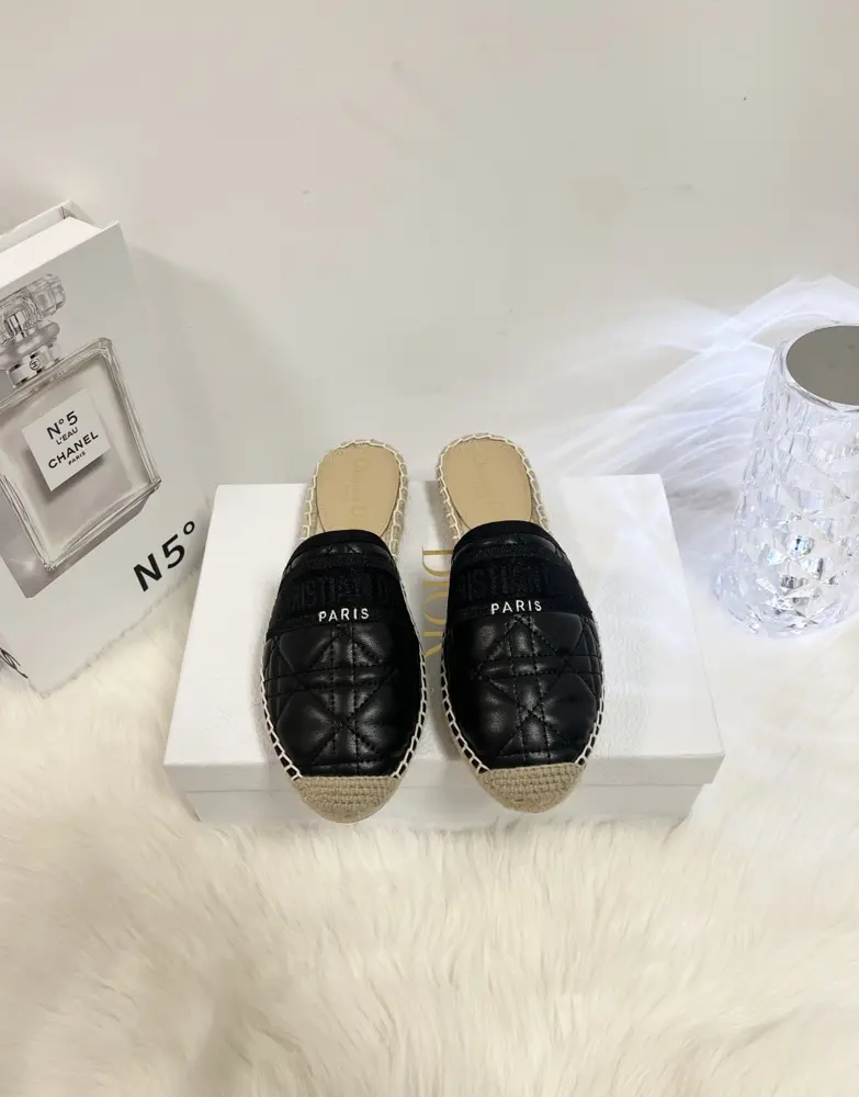 Dior flower embroidery fishing slippers