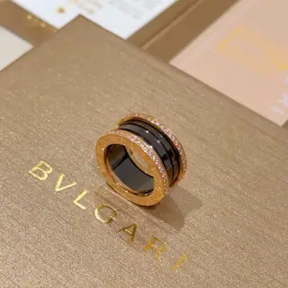 Bvlgari DIVAS’ DREAM series of ceramic and rose gold trims. Perfect appearance