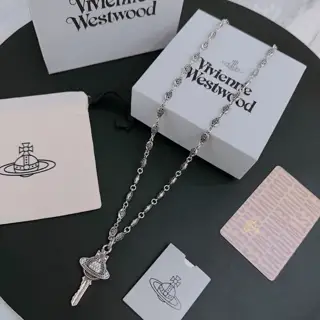 Vivienne Westwood Classic Large Saturn Necklace