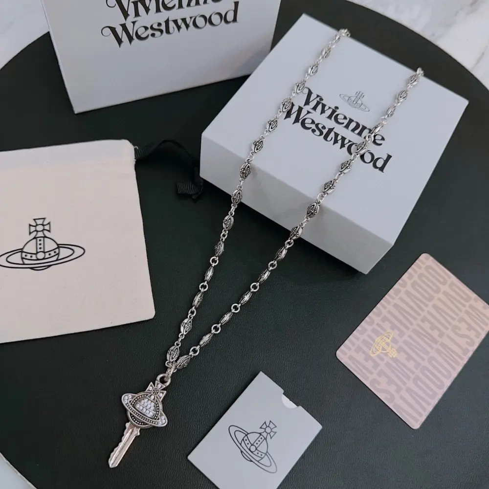 Vivienne Westwood Classic Large Saturn Necklace