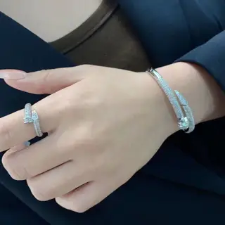 Cartier nail full diamond series ring