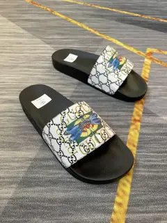 Gucci couple flip flops