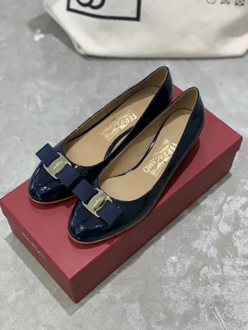 Salvatore Ferragamo Salvatore Ferraga classic VARA bow round-toe ballet shoes