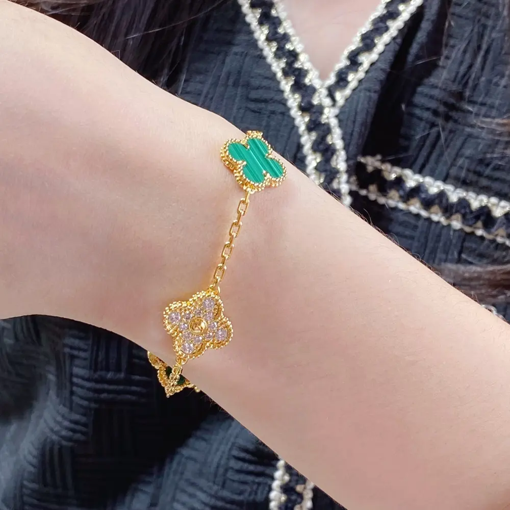 Van Cleef & Arpels natural malachite diamond-interval five-leaf clover bracelet