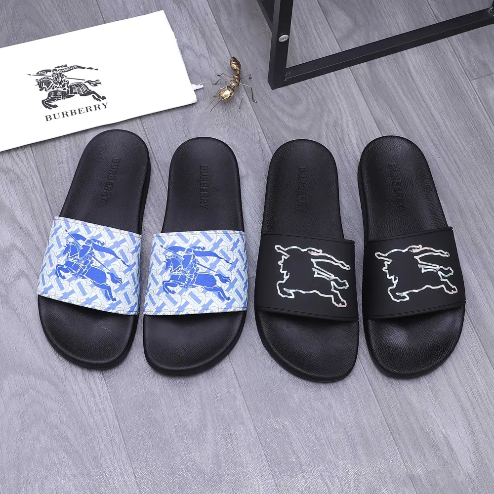 BURBERRY Couple slippers