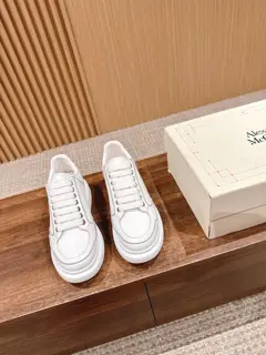 Alexander McQueen white leather fluorescent classic all-match white shoes