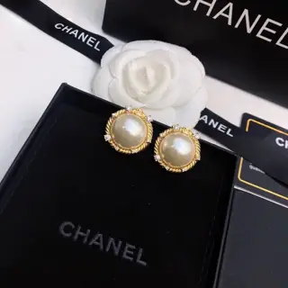 Chanel small round earrings