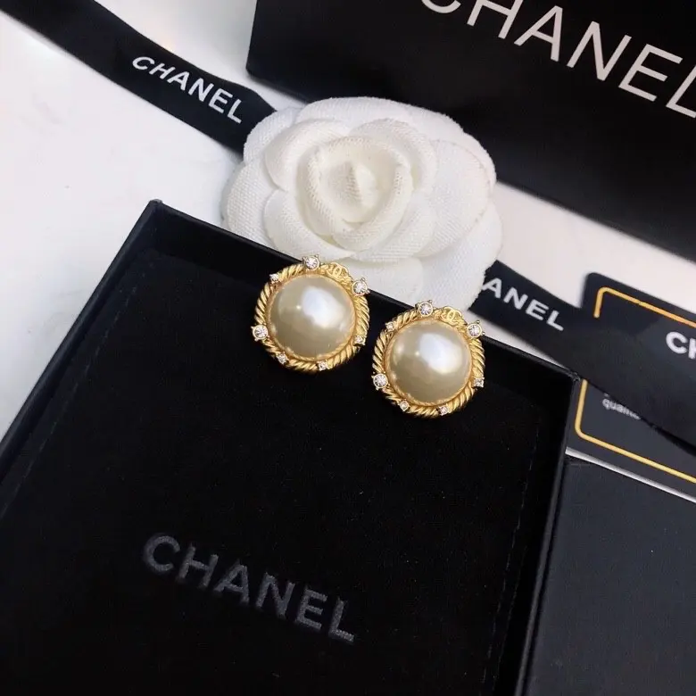 Chanel small round earrings