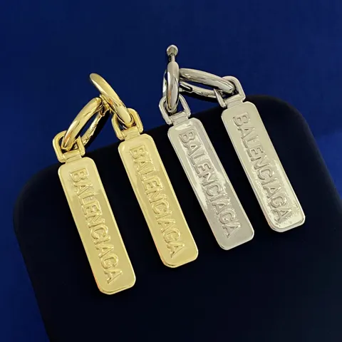 Balenciaga glossy metal texture three-dimensional letter tag circle removable two-way