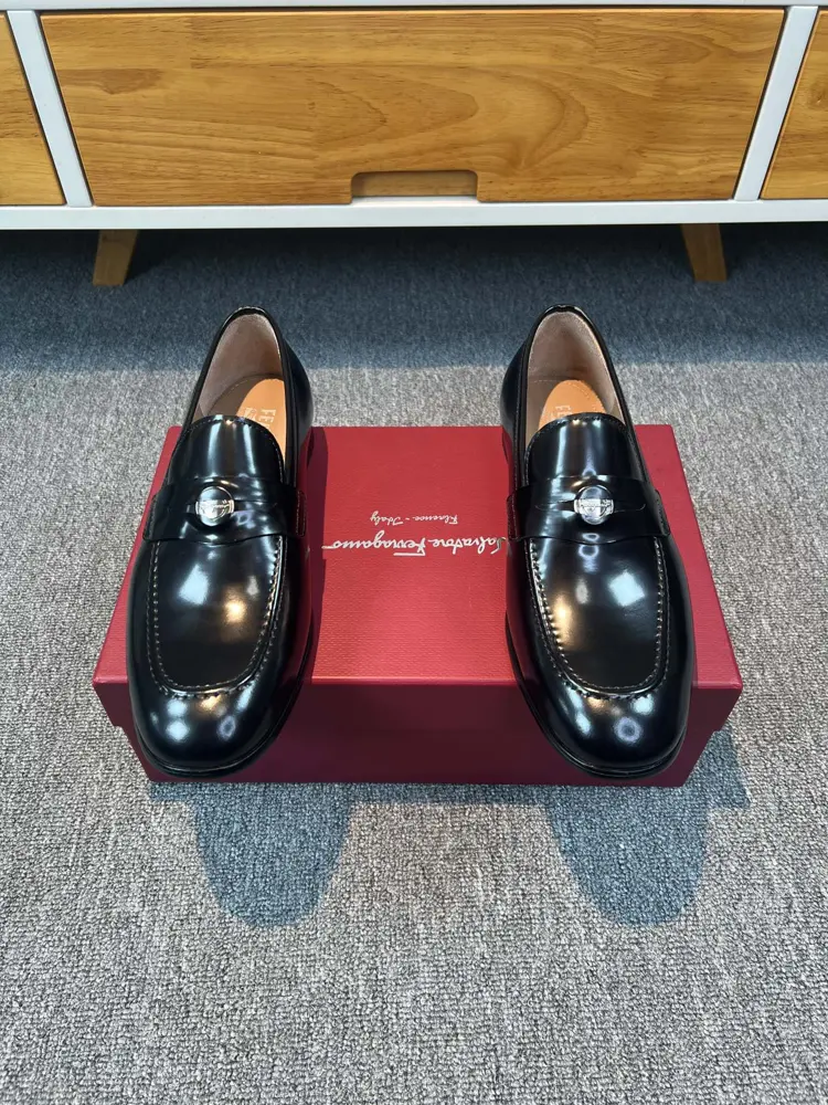 Salvatore Ferragamo men’s leather shoes