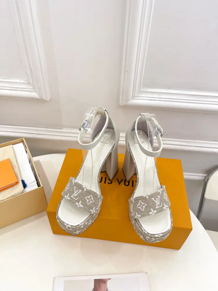 Louis Vuitton V-shaped high-heeled platform sandals