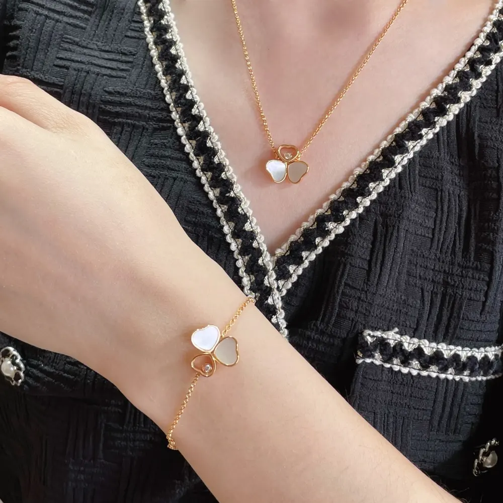 Chopin V gold plated with Mimi gold Chopin three-heart mother-of-pearl bracelet