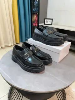 Versace casual slip-on style The upper