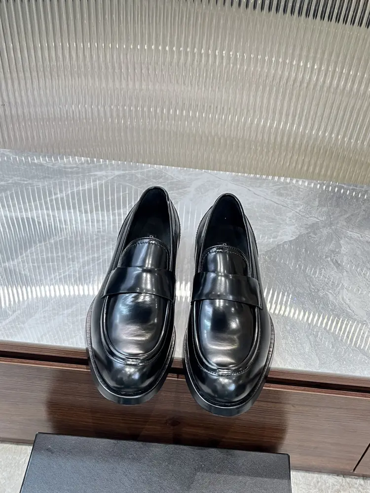 Dolce & Gabbana upper leather business casual men’s shoes loafers