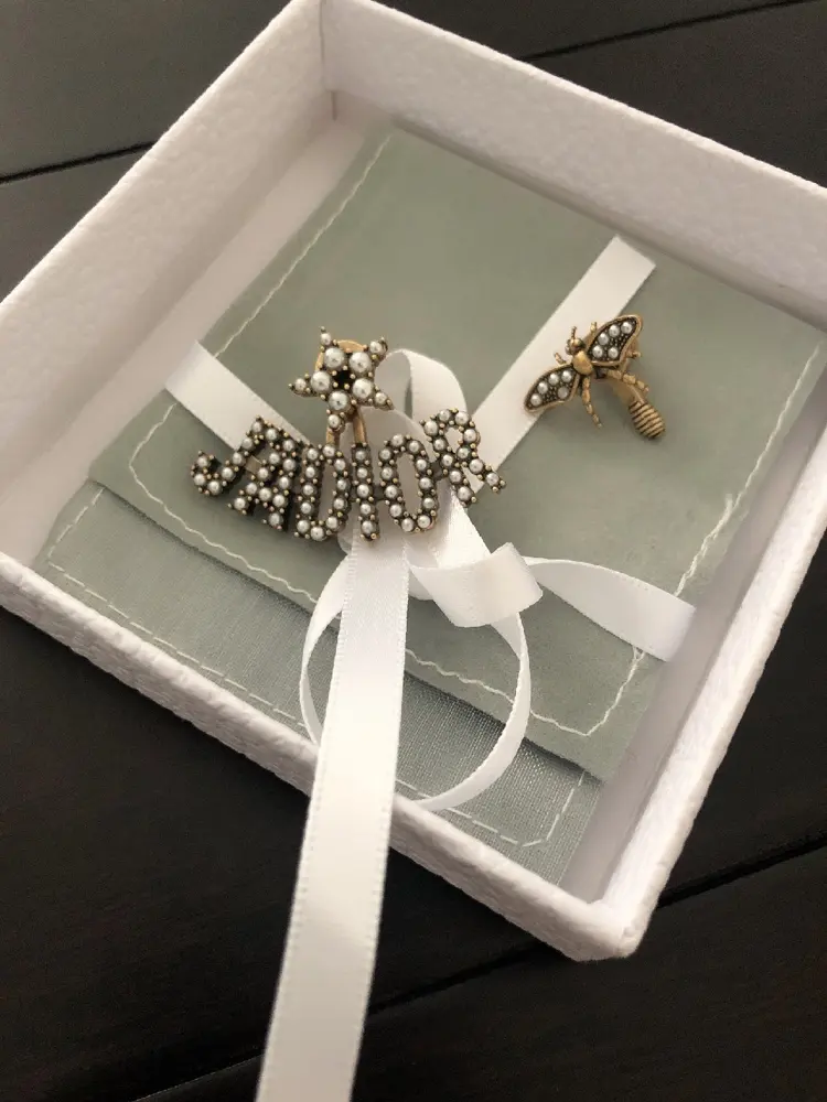 Dior new style asymmetrical JADIOR bee earrings