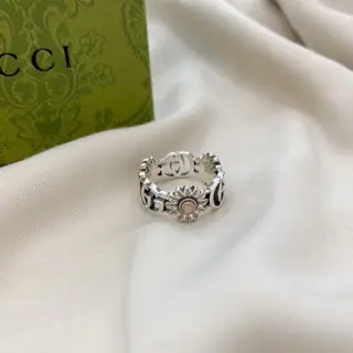 Gucci’s new double G flower pink shell ring
