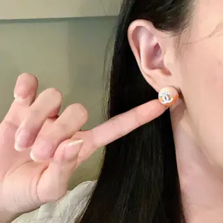 Chanel second-hand double C earrings