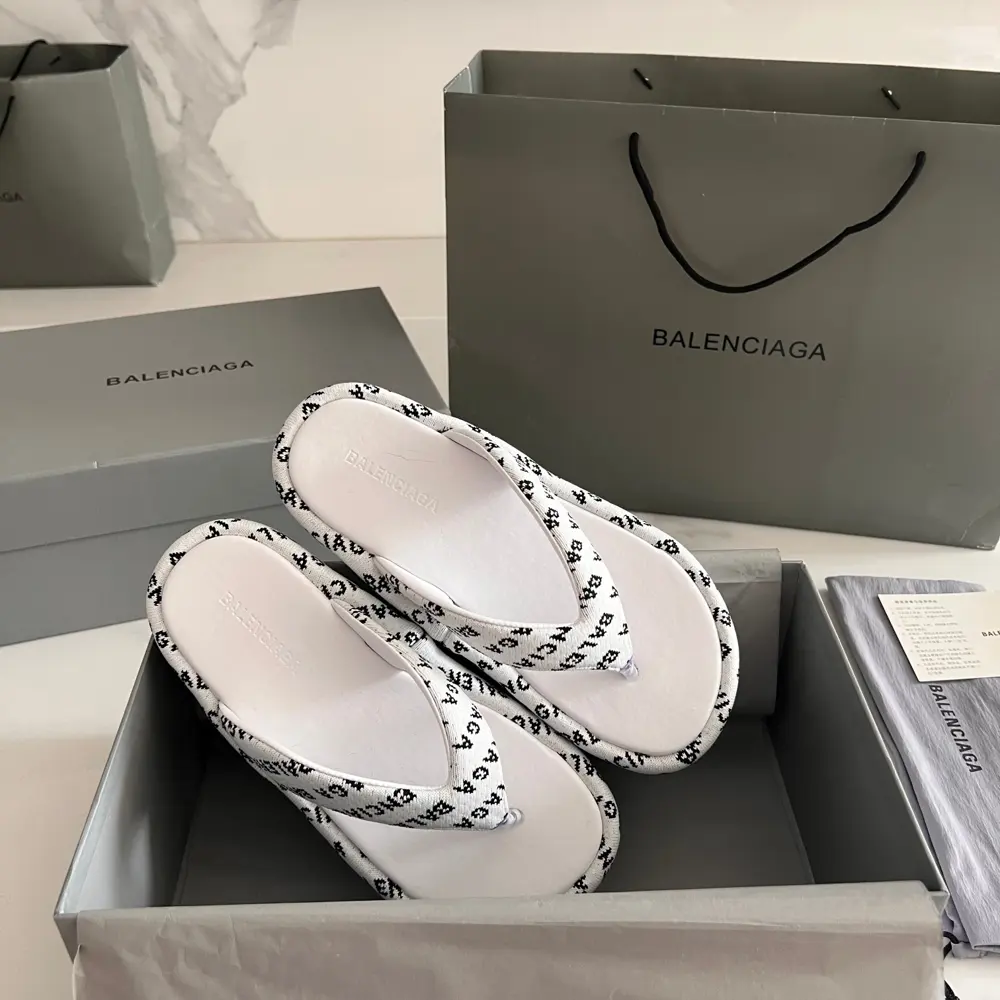Balenciaga 2023/SS new autumn and winter new product Teddy fur thick-soled slippers