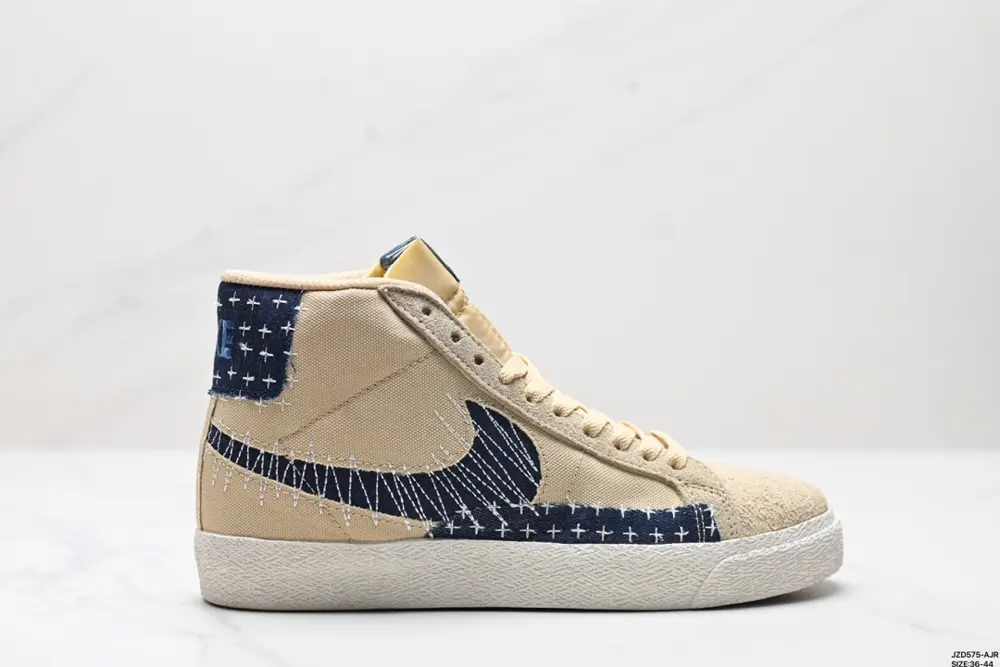 Nike Blazer Mid’77 SUEDE Sneakers CT0715-101