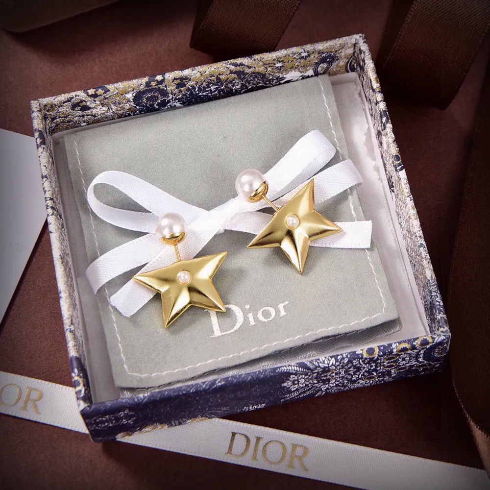 Dior Pentagram Earrings New models are now available at the counter. They are so beautiful